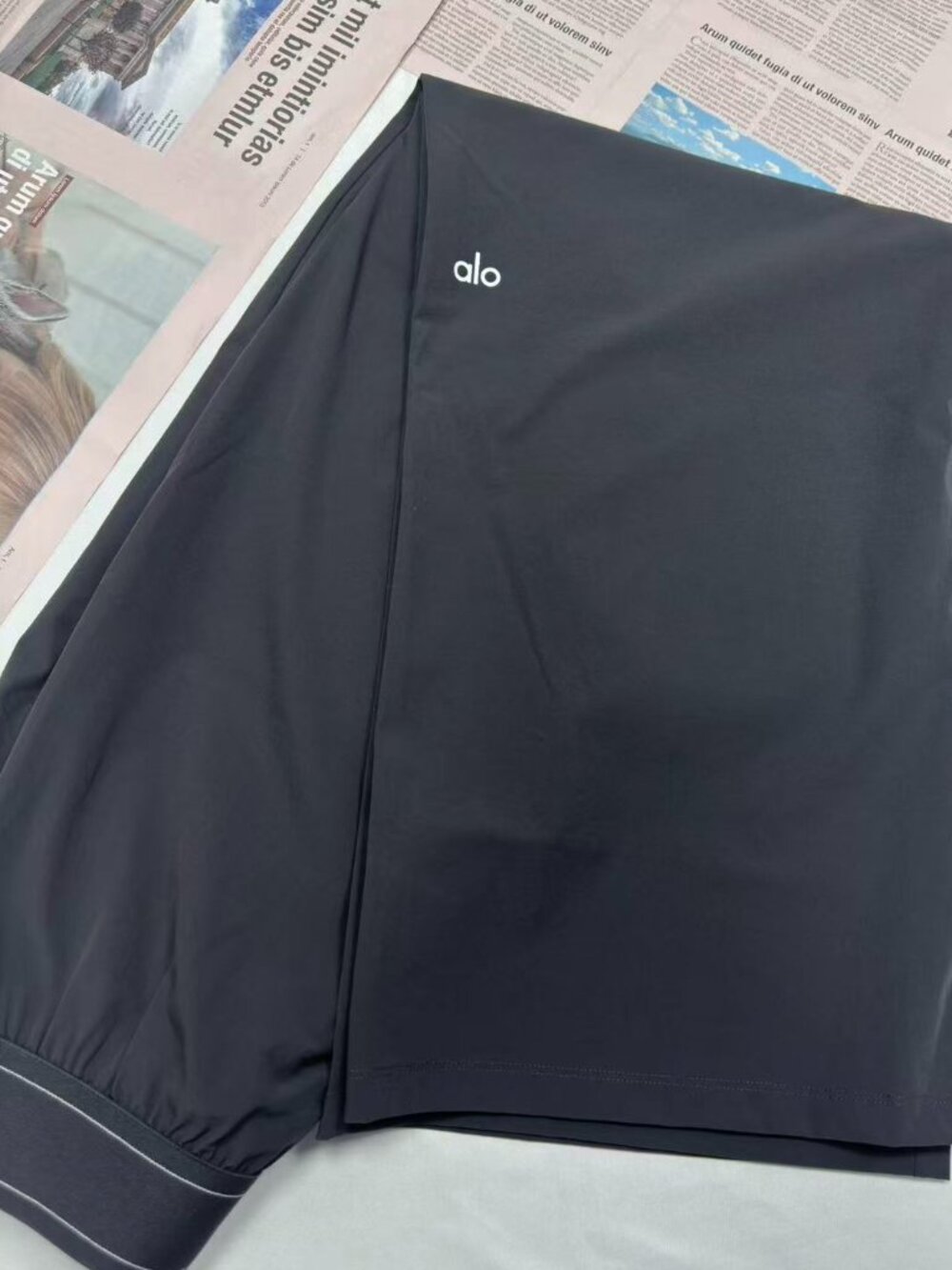 ALO Yoga🌃Suit Up Trouser Dark Grey (Regular) NWT,Relaxed Straight Leg Pants🏁 - Picture 6 of 8